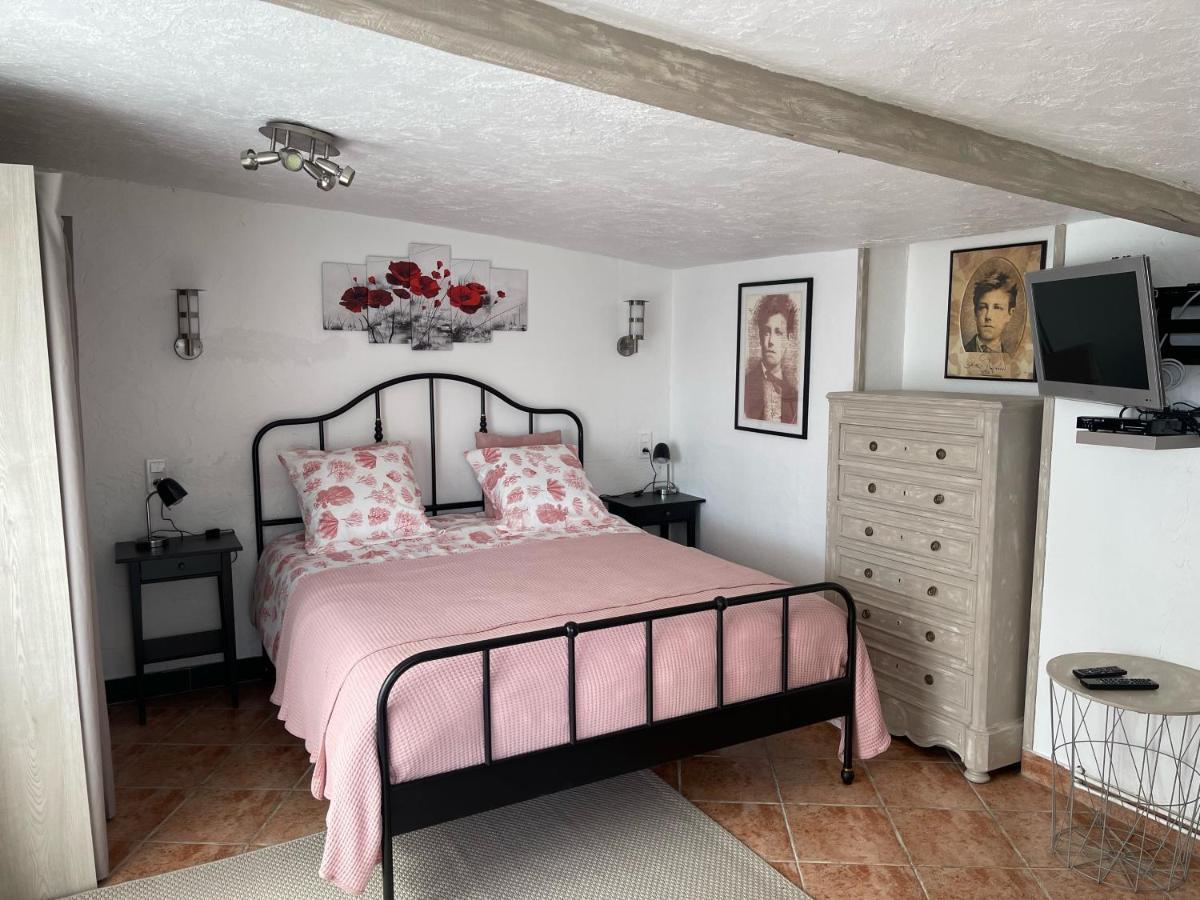 Bed and Breakfast Relais Des Tourterelles La Neuville-aux-Joutes Экстерьер фото